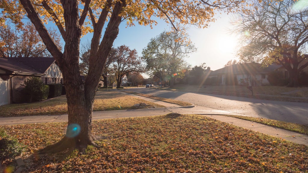 Last taste of fall warmth Friday in Twin Cities ahead of cool, soggy weekend — WCCO / CBS Minnesota, Cupertino Community news