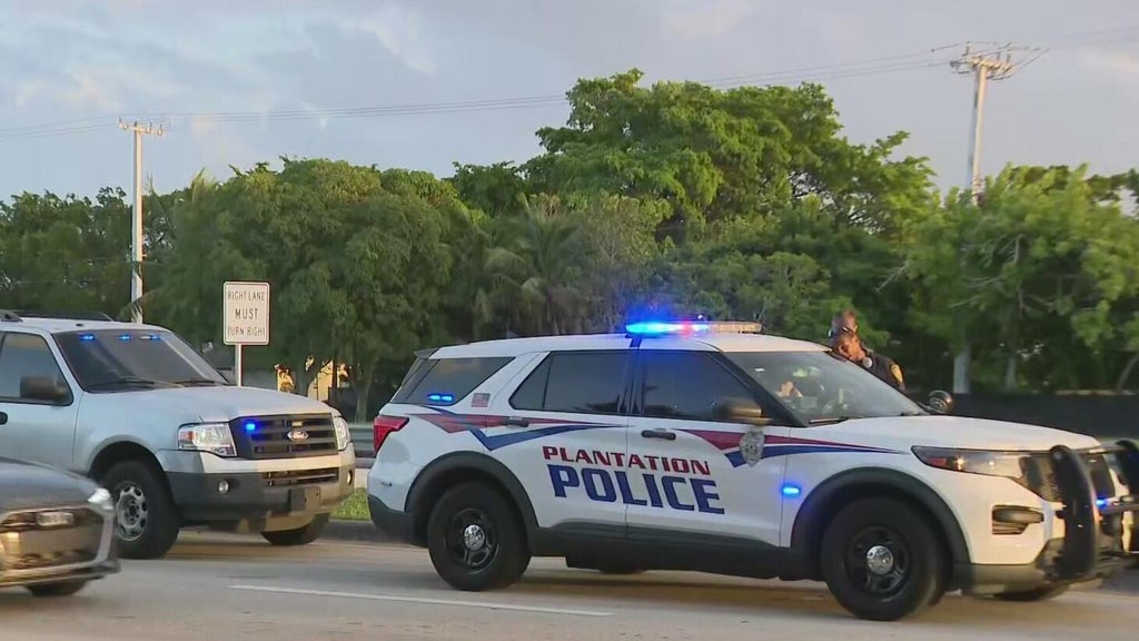 Deadly motorcycle crash shuts down lanes in Plantation — CBS Miami, Cupertino Community news