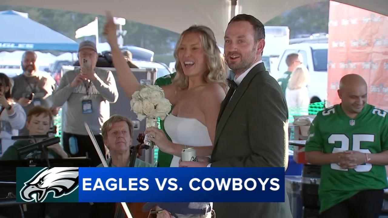 Chicago couple Lindsey Carl, Brandon Byrd get married at Philadelphia Eagles tailgate before MNF
       — Cupertino Community news